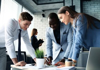 Industrial psychologist conducting a workplace behavior analysis in Tshwane.